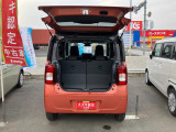 バックドアは上開き跳ね上げ式で、開口も広め!レジャーやショッピングの荷物も積みやすそうですね!