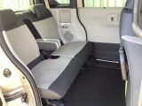 ゆったりとくつろげる後部座席です♪