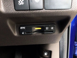 【ETC車載器】もはや必須アイテムのETCを搭載!高速道路のご利用時にとても便利!わずらわしい料金所での現金支払いが不要となりスムーズに通過できます♪