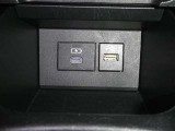 【充電用USB端子】デバイスの充電に便利です。※実際の接続端子は写真で確認or店舗までご気軽にお問合せください♪