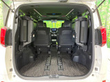 普段のお買い物や通勤、送迎等に十分な荷室スペースを確保しております。セカンドシートを倒すと、大きな荷物の積載も可能です♪