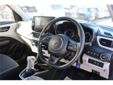 前席全体 目線も高く広い視界で安心して運転することができますね!
