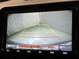 バックガイドモニターで、後方を確認しながら安心して駐車することができます。運転初心者も熟練者も必須の機能ですよ!