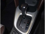使いやすいシフトレバーです。