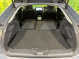 後席を格納すると、これだけの広さが!シーンに合わせたシートアレンジで、大きな荷物も積むことが出来ます♪