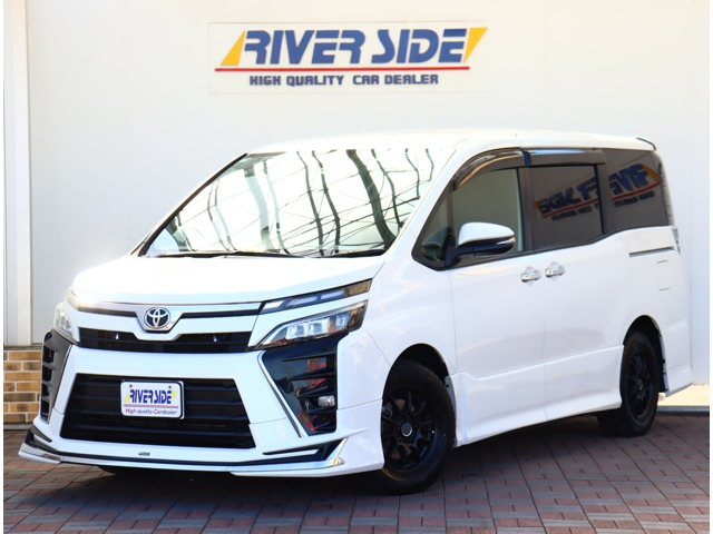 ヴォクシー2.0 ZSモデリスタフルエアロ 後席モニター