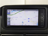 純正ナビを装備。タッチパネル式で使いやすく、お出かけもラクラクです。