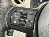 【ステアリングリモコン】ステアリングにオーディオ調節可能なスイッチが装備されていますので運転中でも視線をそらさずにオーディオの調節が可能です!
