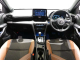 機能的で操作しやすい印象の運転席回りです。