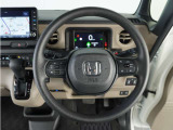 【Honda SENSING】 カメラ等装置で精度の高い検知能力を発揮、安全運転を支援します。ステアリング上のコントローラーに注目!