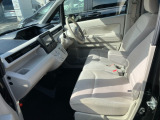 内装ルームクリーニング済みです。しっかり綺麗にしていますので、是非、お確かめください。納車時にはもう一度キレイにいたしますよ!