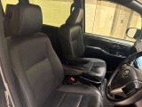 運転する人の体をしっかり支えるシート!運転席助手席シートヒーター!