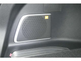 高機能サウンドシステム。車内に臨場感ある音楽空間を生み出します。