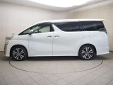 両側パワースライドドア付きだから、狭い駐車スペースなどでの 乗り降りラクラク!小さなお子さまのいるご家庭には嬉しい装備。