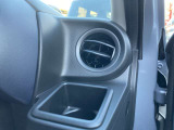 運転席ドリンクホルダー