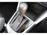 シフト操作がしやすく快適なドライブをお楽しみいただけます。