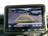駐車時に後方がリアルタイム映像で確認できます。大型商業施設や立体駐車場での駐車時や、夜間のバック時に大活躍!運転スキルに関わらず、今や必須となった装備のひとつです!