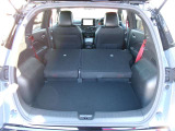 荷室広々。後席を倒して大きい荷物や長い荷物の積み込み可能に。