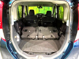 普段のお買い物や通勤、送迎等に十分な荷室スペースを確保しております。セカンドシートを倒すと、大きな荷物の積載も可能です♪