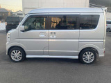 エンジンルームも綺麗に洗浄してから納車致します。普段あまり見ることが無い箇所だからこそ綺麗だと感動しますよね(*&acute;▽`*)