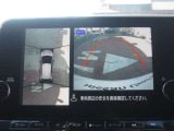 アラウンドビューモニター(車両を上から見たように表示)装着で車庫入れをサポート