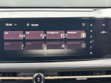 AppleCarPlay/AndroidAuto iPhoneやAndroid搭載のスマートフォンをナビ画面で直接操作。音楽を聴く目的地までのルートを調べる電話をかけるメッセージの送受信を行えます。