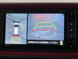 パノラミックビューモニター付きです。車両を上から見たような映像をディスプレイオーディオ画面に表示。運転席からの目視だけでは見にくい、車両周辺の状況をリアルタイムでしっかり確認できます。