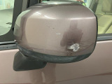 ドアミラーカバーにキズあります。