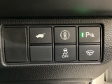 ハンドルの右側にはHondaセンシング用のVSA解除スイッチなどがついています。