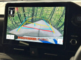 【バックカメラ】駐車時に後方がリアルタイム映像で確認できます。大型商業施設や立体駐車場での駐車時や、夜間のバック時に大活躍!運転スキルに関わらず、今や必須となった装備のひとつです!