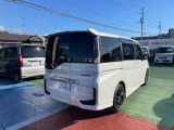 ご納車までの期間ですが、県内のお客様は1,2週間、県外のお客様は2,3週間ほどでご納車が可能となります。但し、お支払いや書類の状況によっては多少の前後もありますので、その際には何卒ご了承下さい。