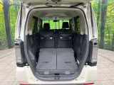 普段のお買い物や通勤、送迎等に十分な荷室スペースを確保しております。セカンドシートを倒すと、大きな荷物の積載も可能です♪