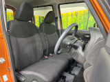運転席シート廻りは使用感も少なく、良好な状態となっています。前オーナー様が丁寧に使っていたことがよくわかりますね。