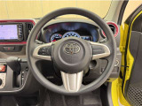 ステアリングスイッチ搭載!手を離さずに手元のスイッチでさまざまな操作が可能。運転中、視線をそらさなくても操作ができて安全です!