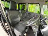 運転席シート廻りは使用感も少なく、良好な状態となっています。丁寧に使われていたことがよくわかりますね。