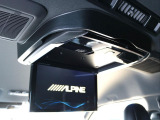 リアにもアルパイン12.8インチ大型フリップダウンモニター付き♪長時間のドライブもこれで退屈しませんね♪