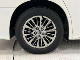 タイヤサイズは225/60R17!納車前の点検時にタイヤ交換させていただきます!純正アルミホイール!
