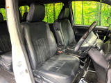 運転席シート廻りは使用感も少なく、良好な状態となっています。丁寧に使われていたことがよくわかりますね。