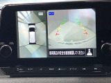 【アラウンドビューモニター】車を上から見下ろしているかのような映像で周囲の状況がひと目で確認、狭い駐車場に駐車するときも安心です♪