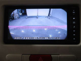 バックカメラが付いているので後方確認が非常にしやすいです。今や運転初心者も熟練者も必須装備!ついていて損はないですね♪