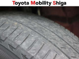 タイヤの残り溝は4ミリです。