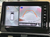 【アラウンドビューモニター】車を上から見下ろしているかのような映像で周囲の状況がひと目で確認、狭い駐車場に駐車するときも安心です♪