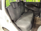 後部座席も気になるようなキズ・汚れやへたり等、大きなダメージはなく、良好な状態です。