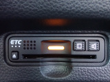 ■【ETC車載器】が装備されています。セットアップをしてお渡しとなり、ETCカードを差し込むだけで高速道路の利用が可能です。