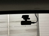 こちらの車両は前後にドライブレコーダーを装備しています。