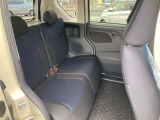 後部座席です。綺麗・清潔に仕上げております。内装の綺麗なお車は気持ちが良いですし、コンディションのいい車が多いです。