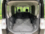 普段のお買い物や通勤、送迎等に十分な荷室スペースを確保しております。セカンドシートを倒すと、大きな荷物の積載も可能です♪