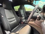 運転席シート廻りは使用感も少なく、良好な状態となっています。前オーナー様が丁寧に使っていたことがよくわかりますね。