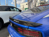 CostomizedEditionのカーボンリヤスポイラー搭載