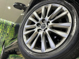 【純正18インチアルミホイール】外観にマッチした純正アルミホイールを装着しております。各種社外アルミホイールや、スタッドレスタイヤも取扱いしております。是非ご相談ください♪